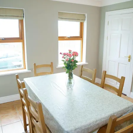 Courtyard - 3 Bed No 12