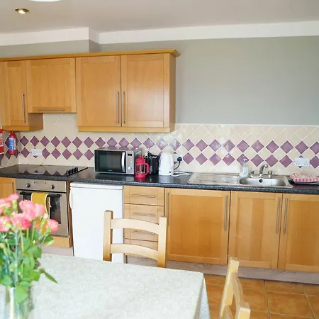 Courtyard - 3 Bed No 12 *