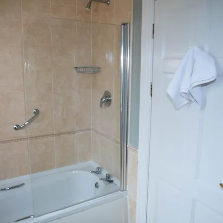 Courtyard - 3 Bed No 12 * Dingle