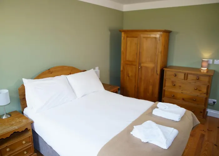 Courtyard - 3 Bed No 12 *
