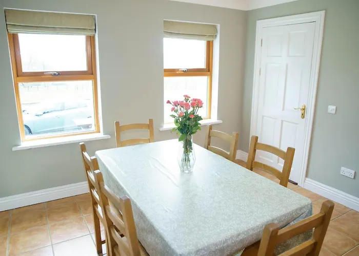 Courtyard - 3 Bed No 12