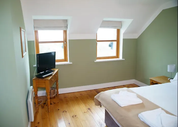 Courtyard - 3 Bed No 12 *